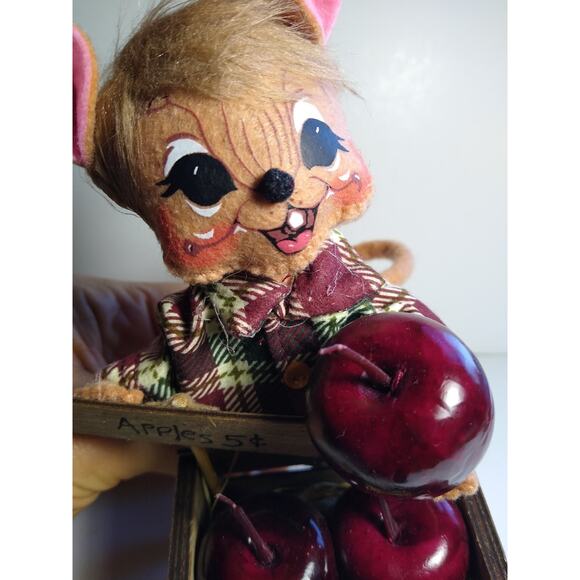 Annalee Fabric Mouse Figurine Apple Seller Holiday Decor 6in Tall Plaid Coat - Picture 4 of 4